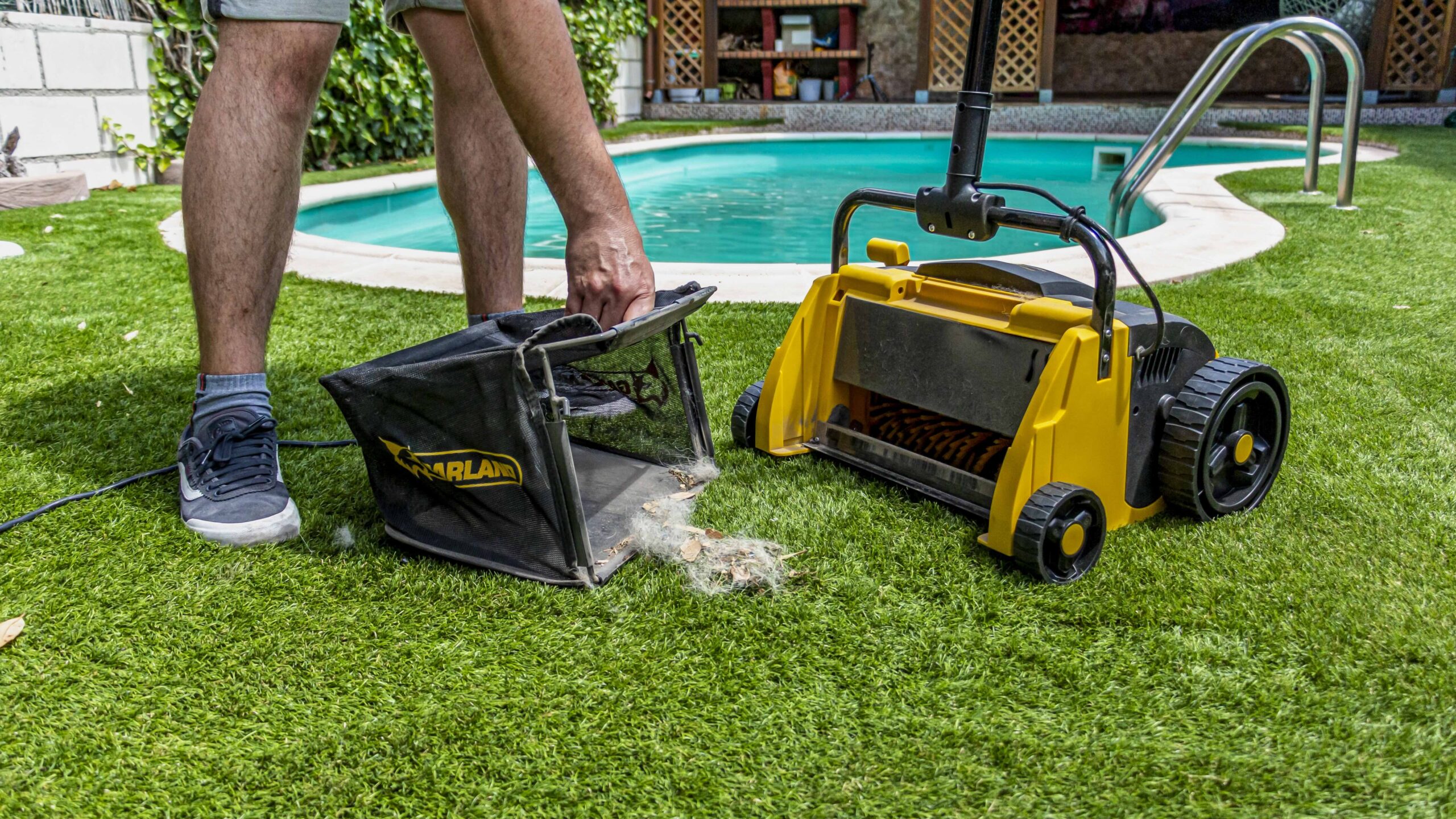 Aankondiging nieuwe kunstgras bezems (elektrisch en benzine) door partnerschap met Garland Roll&Comb
